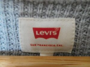 セーターのタグへの商標登録表示